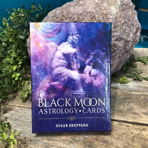 The 2 colors (red and black) represent the positive/masculine energies (black) and the negative/feminine (red) energies. Black Moon Astrology Cards - Apus Tarot Shop