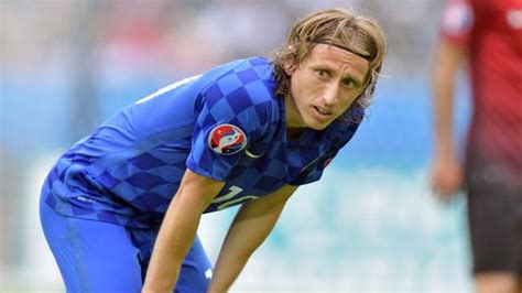 For all players, it shows how often the users have preferred the chosen or the other player. Kroatien gegen Spanien ohne Modric und Mandzukic ...