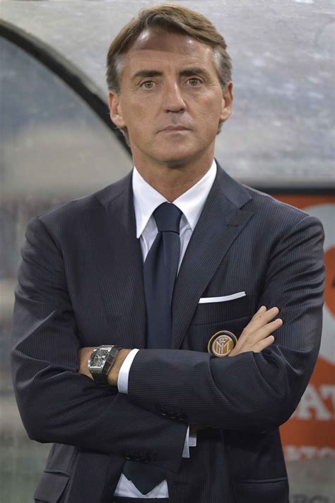 1.79 m (5 ft 10 in). Mancini: "Lo voglio rapido, forte, tecnico e goleador ...