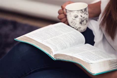 Close Up Of Young Lady Studying Her Bible Ceai