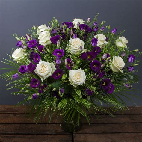 Serenata flowers is a london based florist that specialises in delivering fresh flowers in the uk. Luxury Flowers | Rose & Lisianthus Bouquet | Lisianthus ...