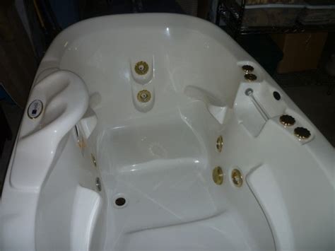 We carry the entire line of bathtubs by aquatic. New Aquatic Whirlpool Tub-Price Slashed | DiggersList