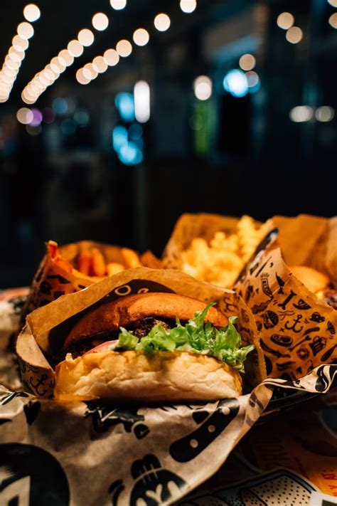 Deras mål är att servera dig den godaste streetfoodburgaren du någonsin ätit. Locations - Bastard Burgers