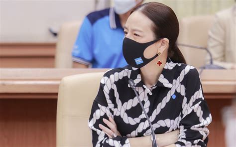 บริษัท เมืองไทยประกันภัย จำกัด (มหาชน) 252 ถ.รัชดาภิเษก แขวงห้วยขวาง เขตห้วยขวาง กรุงเทพฯ 10310 โทร. เมืองไทยประกันภัย และ มูลนิธิเทใจ ส่งมอบกรมธรรม์ประกันภัย ...