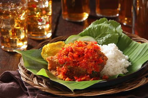 Peluang usaha ayam geprek lengkap dengan analisa usaha. 9 Bisnis Franchise Ayam Geprek & Goreng Paling Banyak Buka ...