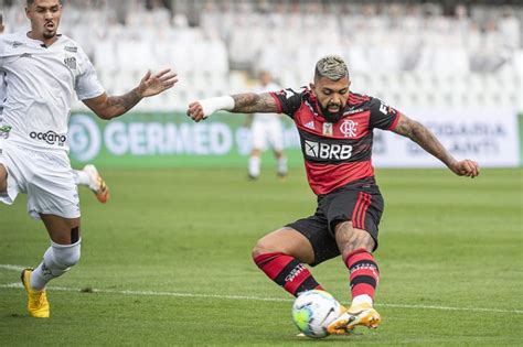 Paulo roberto alves júnior | victor hugo imazu dos santos | рафаэль тромбетта | pathrice wallace correa maia. Gabigol marca na Vila Belmiro e Flamengo vence o Santos ...