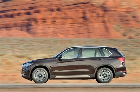 Its sleek magnetic case not only stores its contents compactly, but also serves as a handle for its 15 tools, including a chain breaker. Modellbeschreibung über den BMW X5 F15!