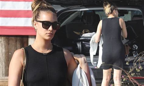 April Love Geary Keeps Cool In A Lbd As She Steps Out For Solo Shopping