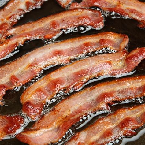 8 Mistakes Everybody Makes When Cooking Bacon