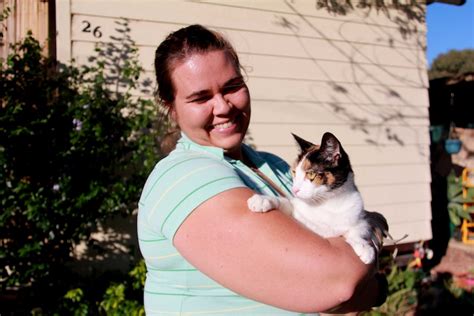 Longreachs Best Known Cat Lady Megan Parkins To Say Goodbye To Outback