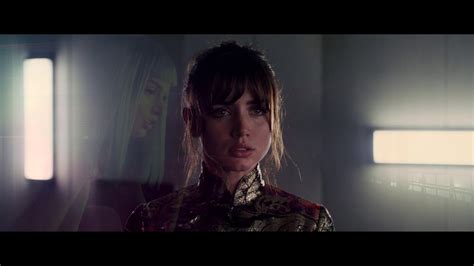 الانجليزية • الولايات المتحدة الأمريكية. Can someone please recreate Joi from blade runner 2049 ...