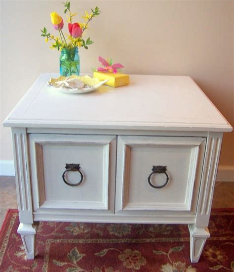 Small Basic White End Table - Coffee Tables Furniture ...