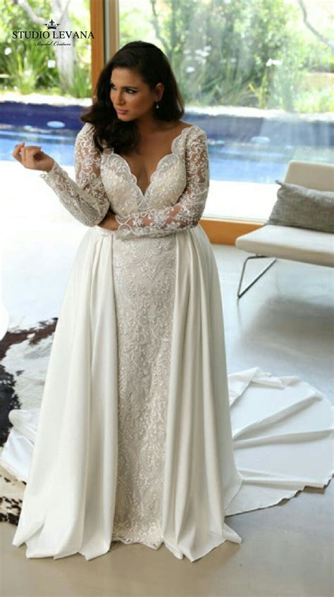Brides over 50 don't need to fret. Pure luxury for a plus size bride! | Wedding dresses lace ...