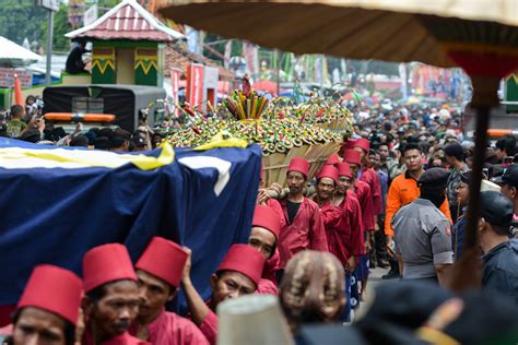 10 Perayaan Maulid Nabi Yang Unik Di Indonesia