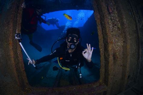 Fotos Gratis Agua Oceano Persona Buceo Submarino Oscuridad Azul