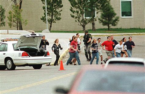 コロンバイン高校銃乱射事件から10年、銃社会変わらぬ米国 写真5枚 国際ニュース：afpbb News