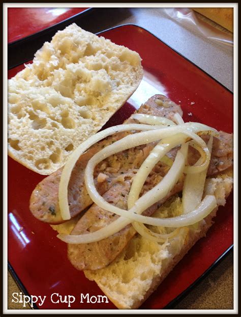 Imagine a sausage patty made from chicken that's just as tender, juicy, and flavorful as one made from pork. Hillshire Farm #GourmetCreations Sausage, Gouda and Apple ...