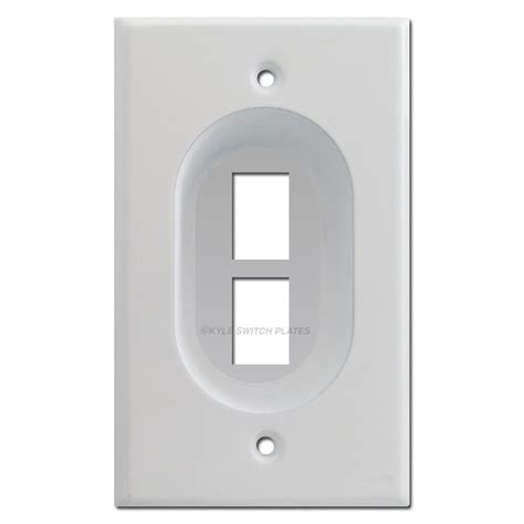 White Leviton Recessed 15a Outlet With 6 Quick Port Connectors 690