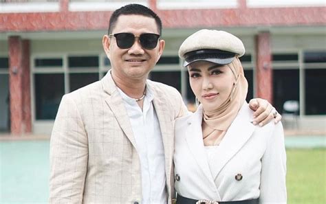 We did not find results for: Bella Shofie 'Istri Saleha' Pamer Momen Mesra Ladeni Suami ...