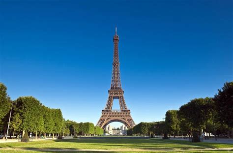 Paris To Build Walls Around The Eiffel Tower Fodors Travel Guide