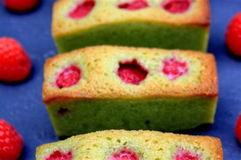 Recette de Financiers au thé matcha et framboises la recette facile
