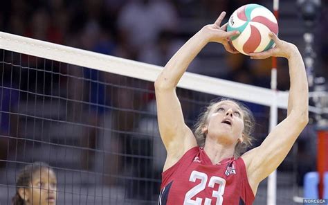 Nelle prime tre annate giunge fino alle finali regionali, mentre nel suo senior year, giunge fino alla finale ncaa, perdendo sempre contro la penn state; Women's Update: Rapid Fire with Carli Lloyd - USA Volleyball