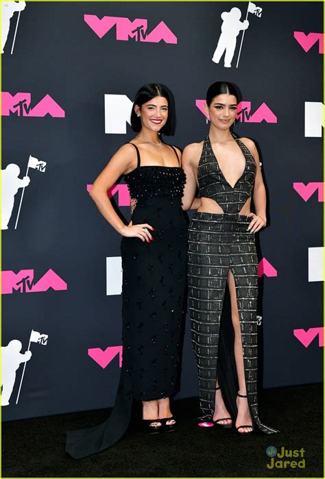 Full Sized Photo Of Charli Dixie Damelio Rock Two Looks At Mtv Vmas 2023 14 Charli And Dixie D