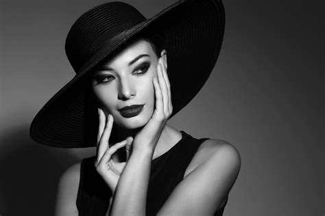 Download Black And White Lipstick Hat Woman Model 4k Ultra Hd Wallpaper