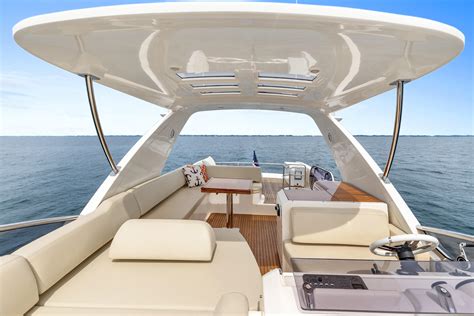 2011 Azimut 58 Flybridge Yacht For Sale 58 Azimut Yachts Grand Haven