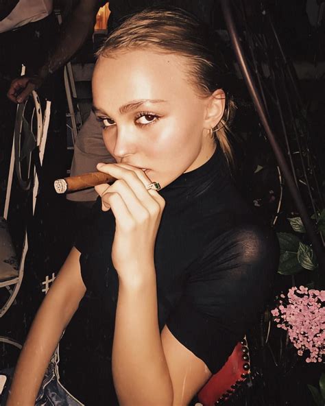 Pin By Sumaya 🦋 On Lily Rose ‍♀️ In 2020 Lily Rose Melody Depp Lily Rose Depp Lily Rose Depp