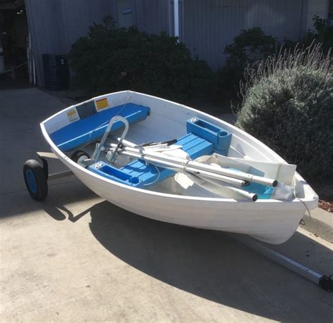 Walker Bay 8 Dinghy With Sail Kit And Oars
