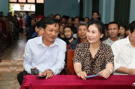 Từ đó, bà lê thị giàu đã khởi kiện, yêu cầu tand quận 1 buộc bà nguyễn phương hằng chấm dứt ngay hành vi xúc phạm danh dự, uy tín của bà, buộc bà hằng gỡ bài nói về bà, công khai xin lỗi và cải chính trên. Võ Thị Liễu Trâm - Nữ doanh nhân tài năng, giàu lòng nhân ái