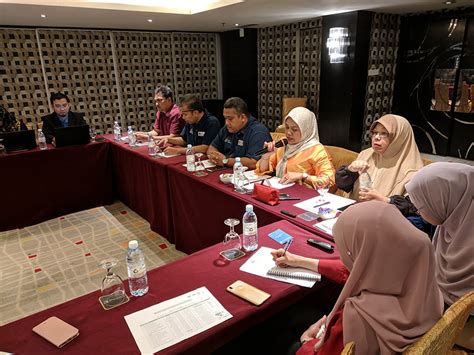 Pelaksanaan teknologi hijau dalam subjek biologi, sains ,kimia dan fizik. BENGKEL PELARASAN PROJEK TEKNOLOGI HIJAU SEKOLAH MENENGAH ...