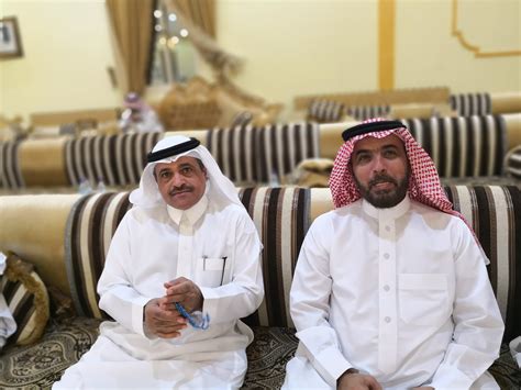 ولد الشاعر السوداني إدريس محمد جماع في مدينة حلفاية الملوك عام 1922م، و توفي عام 1980، وقد حصل على درجة الليسانس في اللغة العربية من دار العلوم بمصر و دبلوم التربية، كذلك فقد تخرج من كلية دار العلوم، وعمل مختارات من قصائد إدريس جماع. صحيفة شمران الإخبارية » حفل زواج المهندس : محمد عبد الله ...