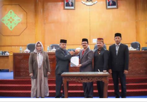 PJ Bupati Aceh Tamiang Tanda Tangani Persetujuan Bersama APBK 2024