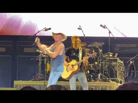 Kenny Chesney When The Sun Goes Down With Band Intros Bristow VA Jiffy Lube Live YouTube