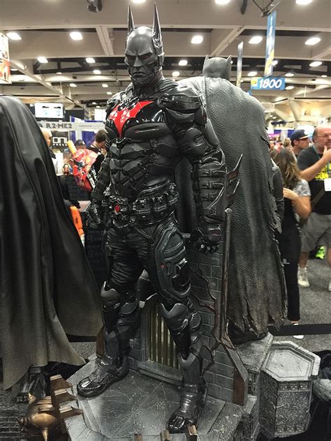The Coolest Collectibles From The Con Comic Con 2016 Batman Costumes Batman Armor Batman