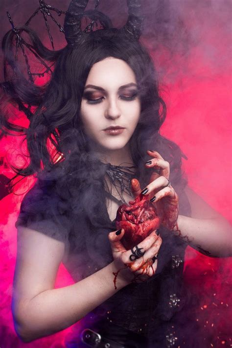 Queen Of Hearts By Mysteria Violent Deviantart Com On Deviantart Dark
