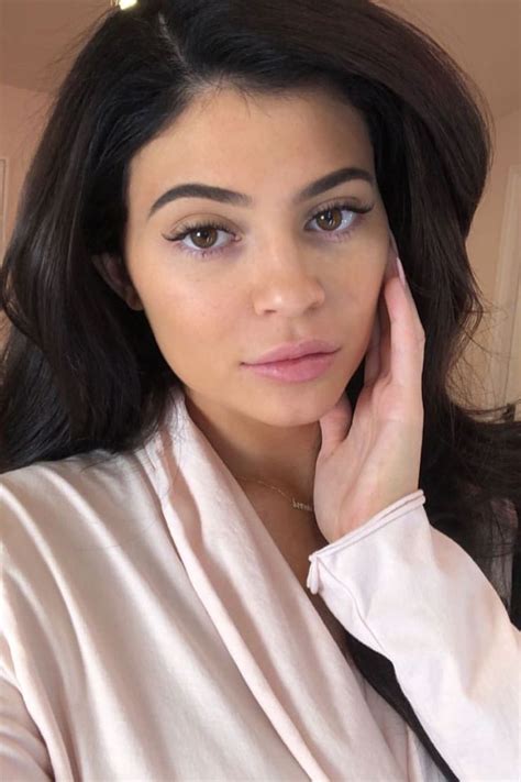 How To Do Kylie Jenners Skincare Routine Kylie Jenner Eyebrows