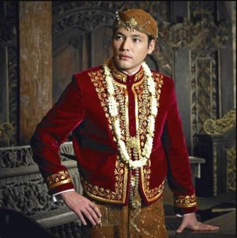 Mengenal Ragam Baju Adat Sunda dan Jenisnya  Budayanesia
