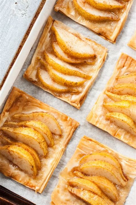 Phyllo dough and puff pastry are both wonders of the frozen food world that help us create amazing pastries, tarts phyllo dough can also make great edible serving cups for appetizers or desserts. 15 Creative Desserts You Can Make With Phyllo Dough ...