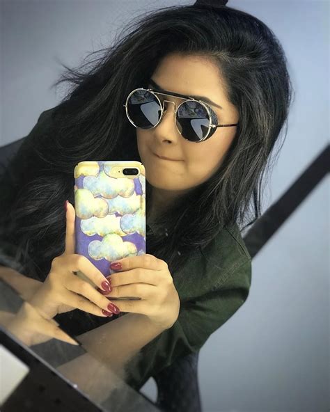 Anupama Parameswaran Girl With Sunglasses Anupama Parameswaran Cute Girl Poses