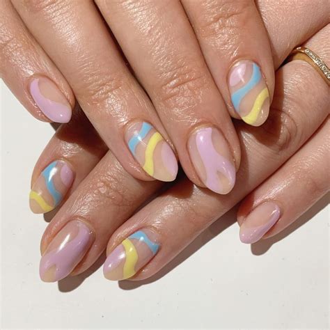 These Abstract Nail Art Photos Prove Its The Must Have Trend Of 2021