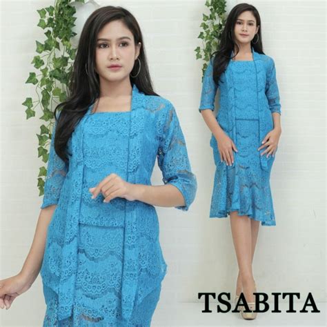 Punya baju warna hijau tua namun bingung mix and match dengan hijab warna apa? Kebaya Biru Tosca Cocok Dengan Jilbab Warna Apa - Voal Motif
