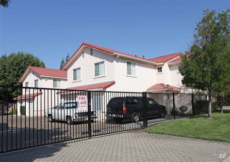 The fresno chaffee zoo is a zoo in roeding park in fresno, california covering 39 acres and housing over 190 species. Bullard West Apartments - Fresno, CA | Apartment Finder