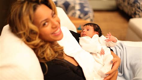 Pammichele Beyoncé Reveals First Photos Of Baby Blue Ivy Carter Photos