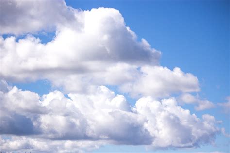 Gambar Horison Langit Suasana Siang Hari Gumpalan Awan Biru
