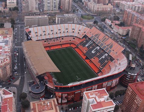 Valencia CF English 🦇💯 on Twitter: "📸 Caption this ...