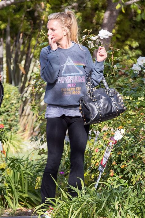 Photos Britney Spears Caught Picking Her Nose