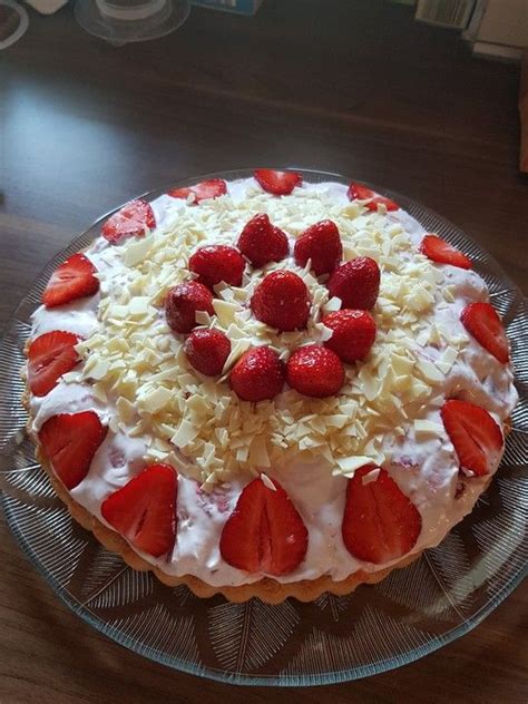 Jetzt ausprobieren mit ♥ chefkoch.de ♥. Erdbeer - Mascarpone - Biskuit - Blitz - Kuchen von ...